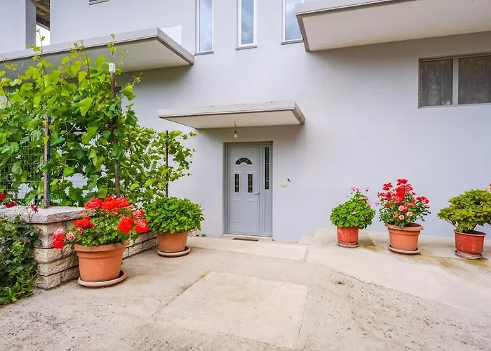 Hometown Apartment