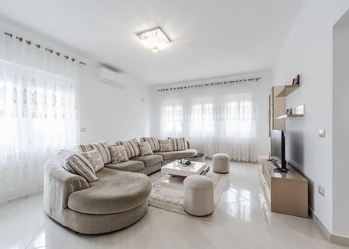 Hometown Apartment